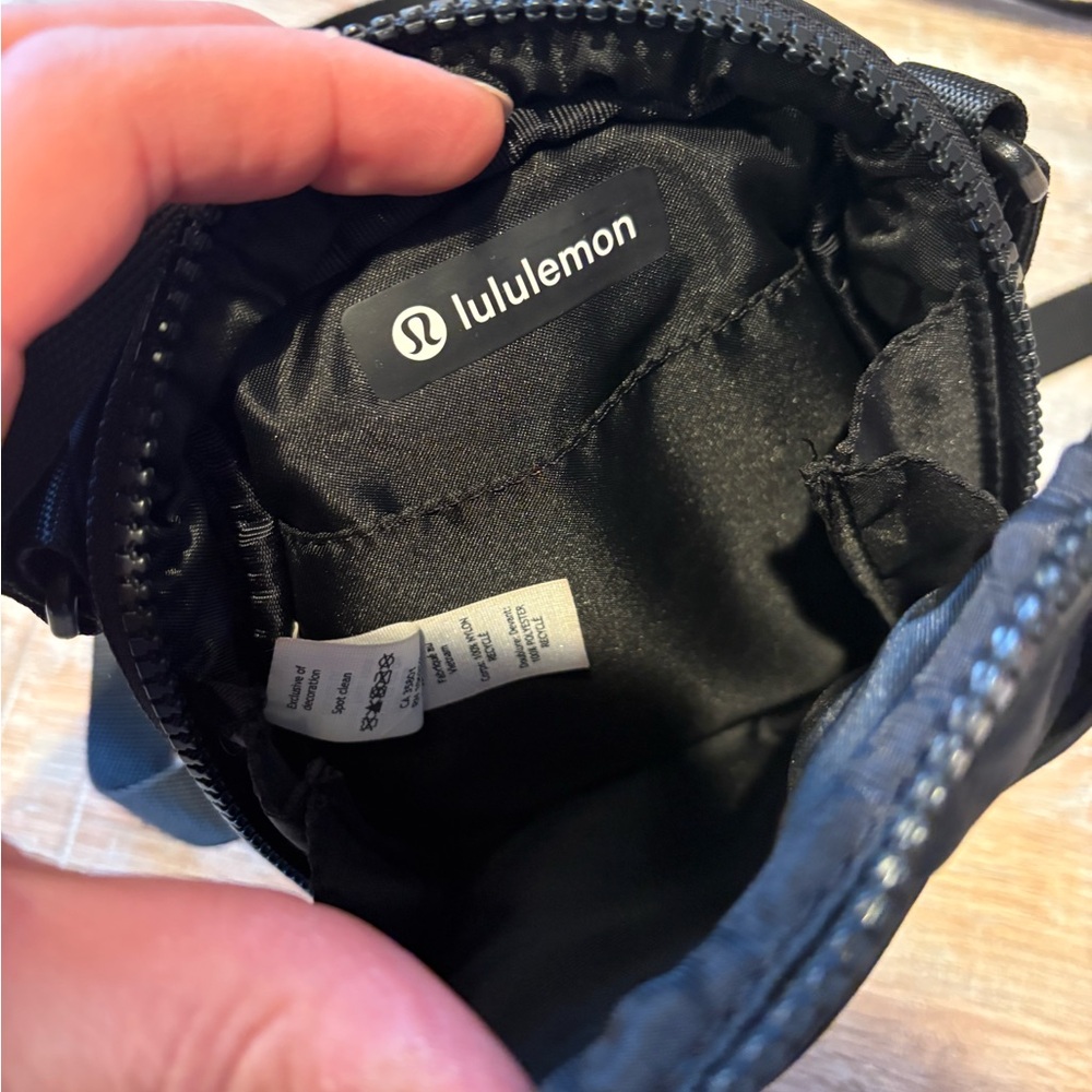 lululemon athletica Black Belt Bag - Picture 3 of 3